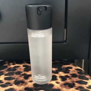 Mac prep + prime spray, barely used